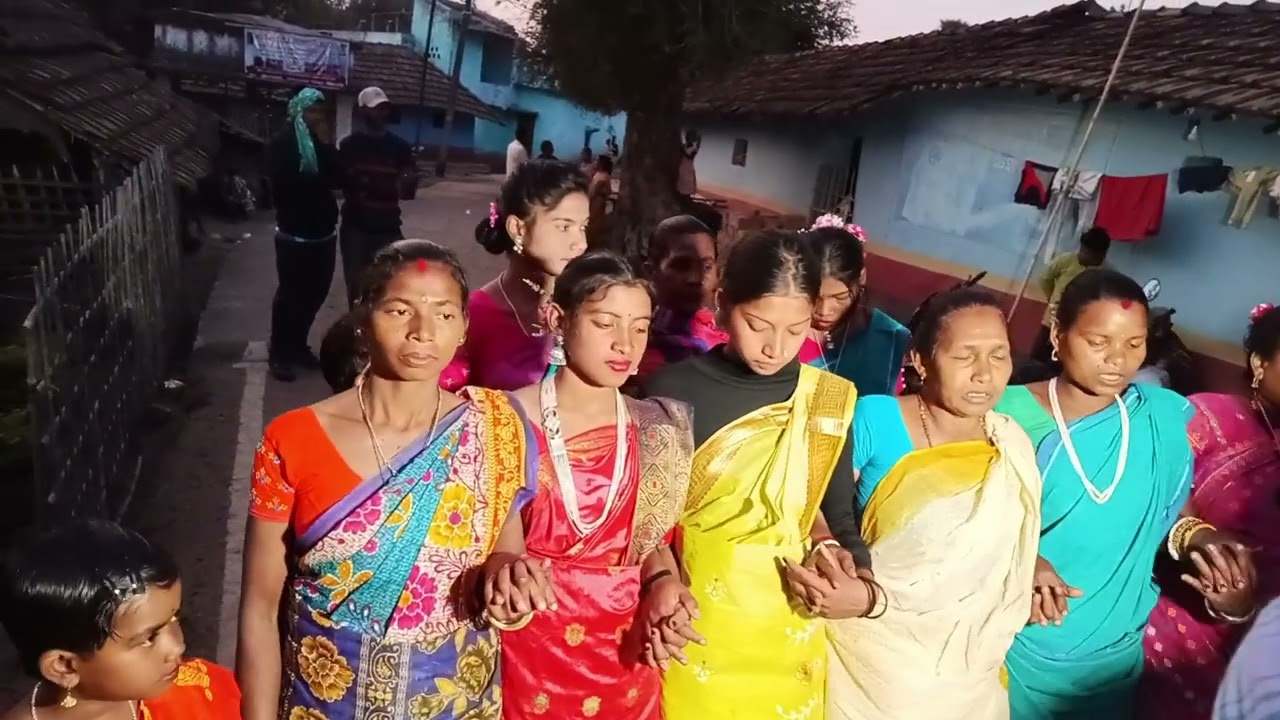 New santhali video sohrai salpatra  nachoniya  kuri 