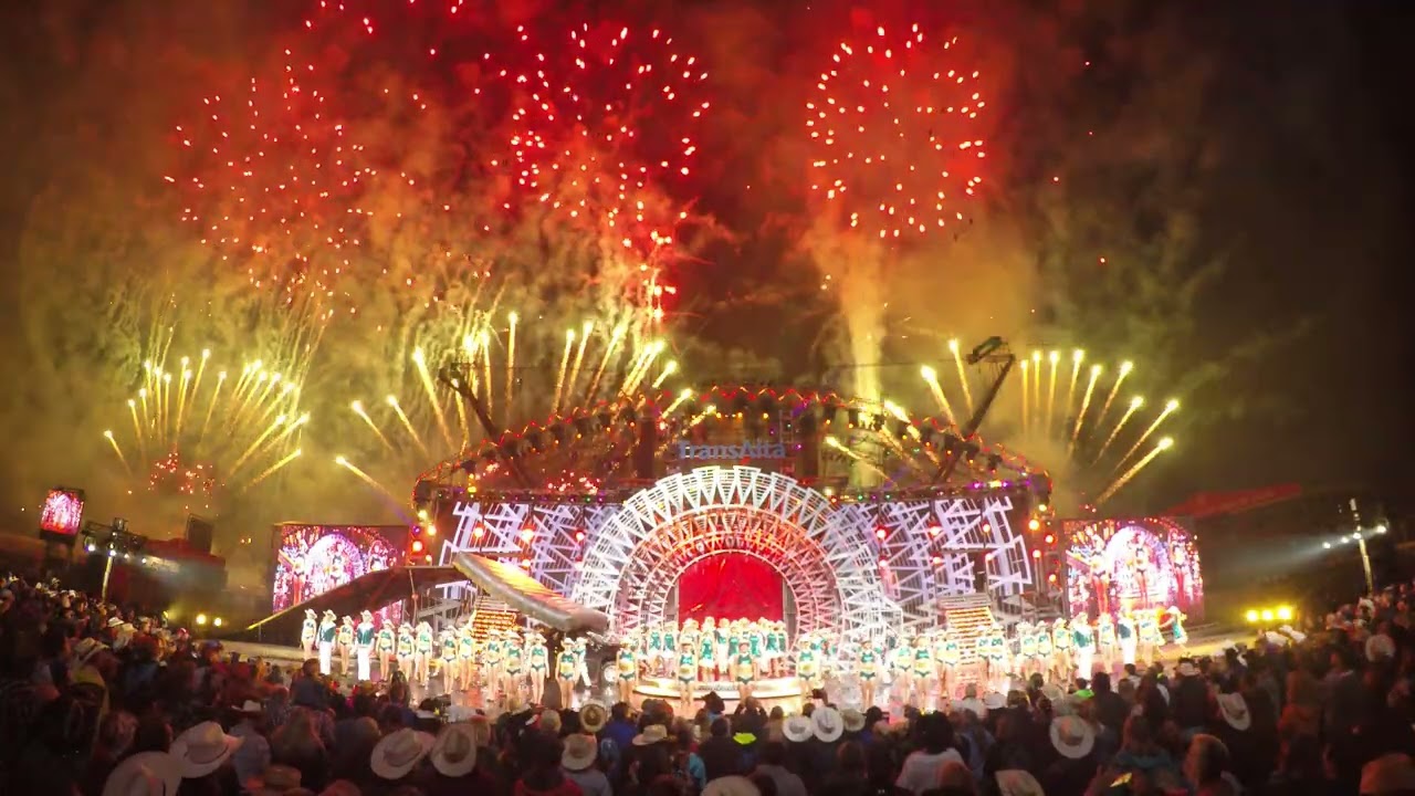 GRANDSTAND SHOW 2016 | MOTORCYCLE STUNT NUMBER & FIREWORKS FINALE