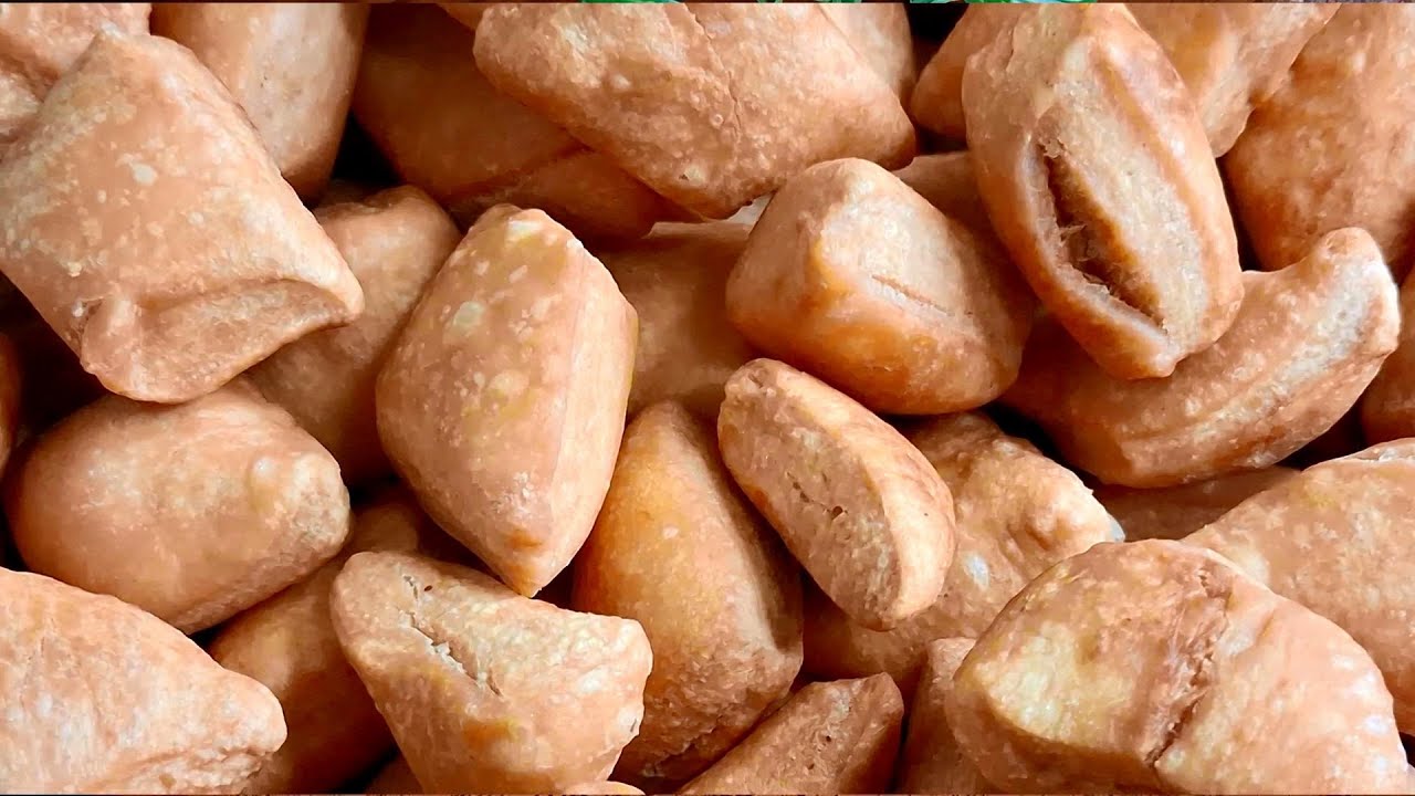 বিকেলের নাস্তায় কুড়মুড়ে মনাক্কা বা মনেক্কা যেভাবে বানাবেন