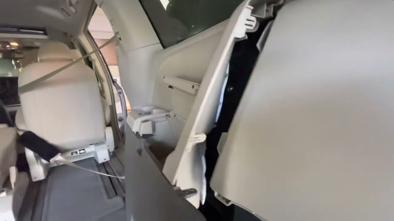 2015 Toyota Sienna rear blower motor