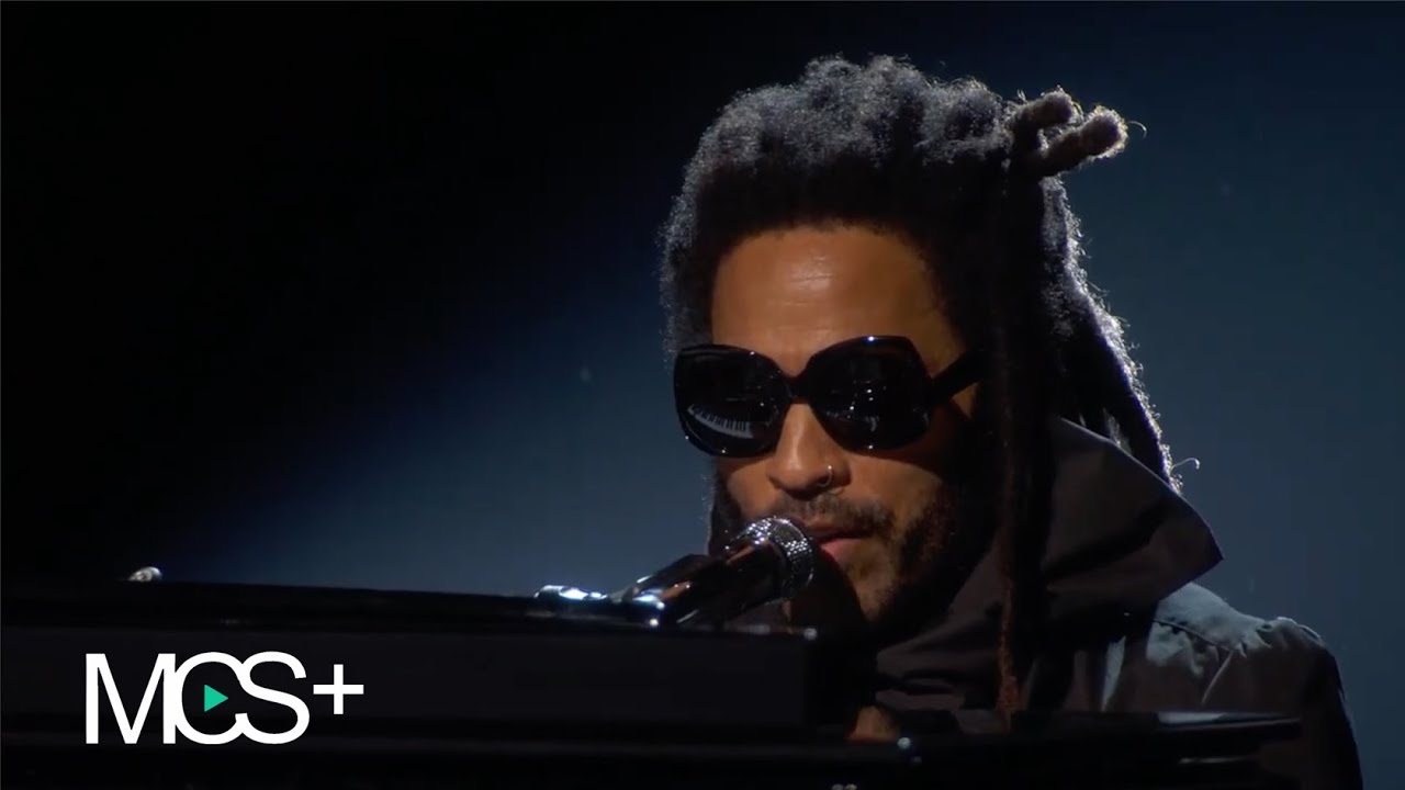 At the Oscars, Lenny Kravitz performs In Memoriam 2023 | MCSPRONTO.COM