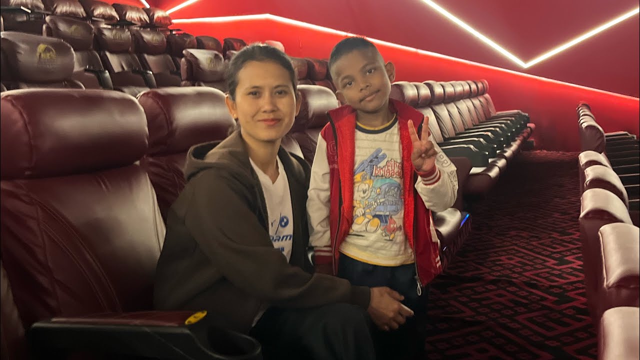 Watching Romeo With Pompi❤️