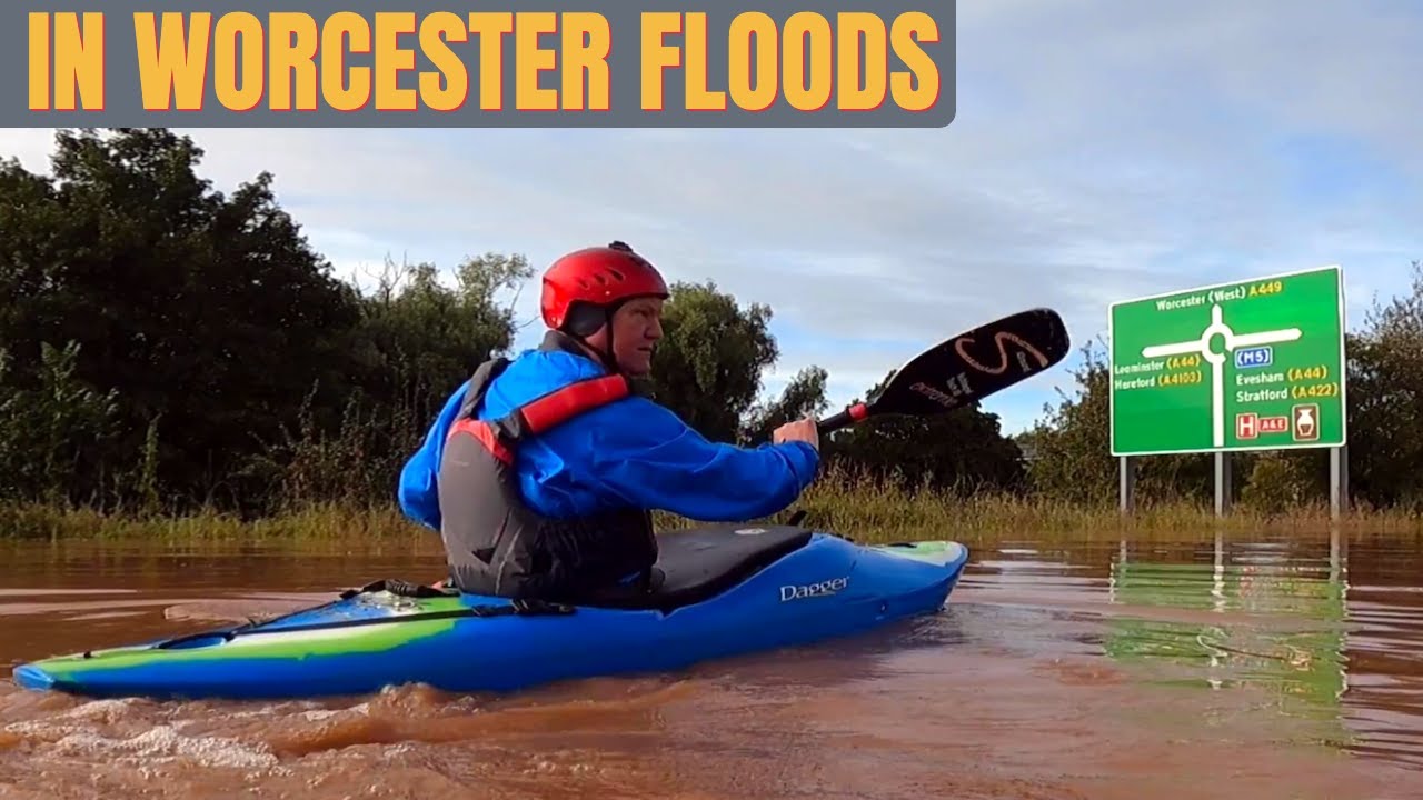 Kayaking in Worcester floods - River Teme