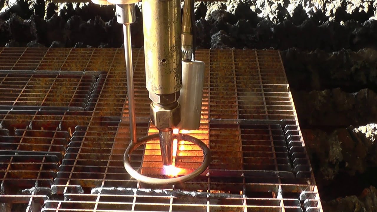 Cięcie kraty  palnikiem tlenowym  - Uni-kat CNC Solutions