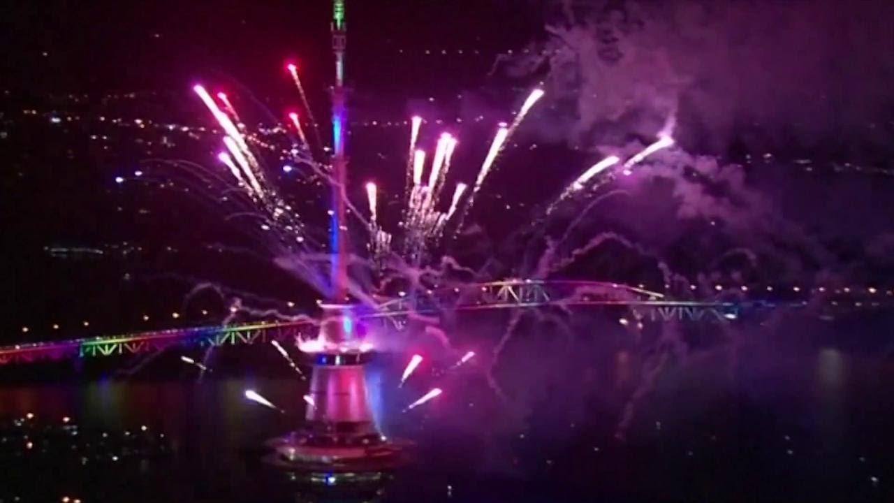 Capodanno, da Auckland alla Corea del Nord: il mondo saluta il 2019