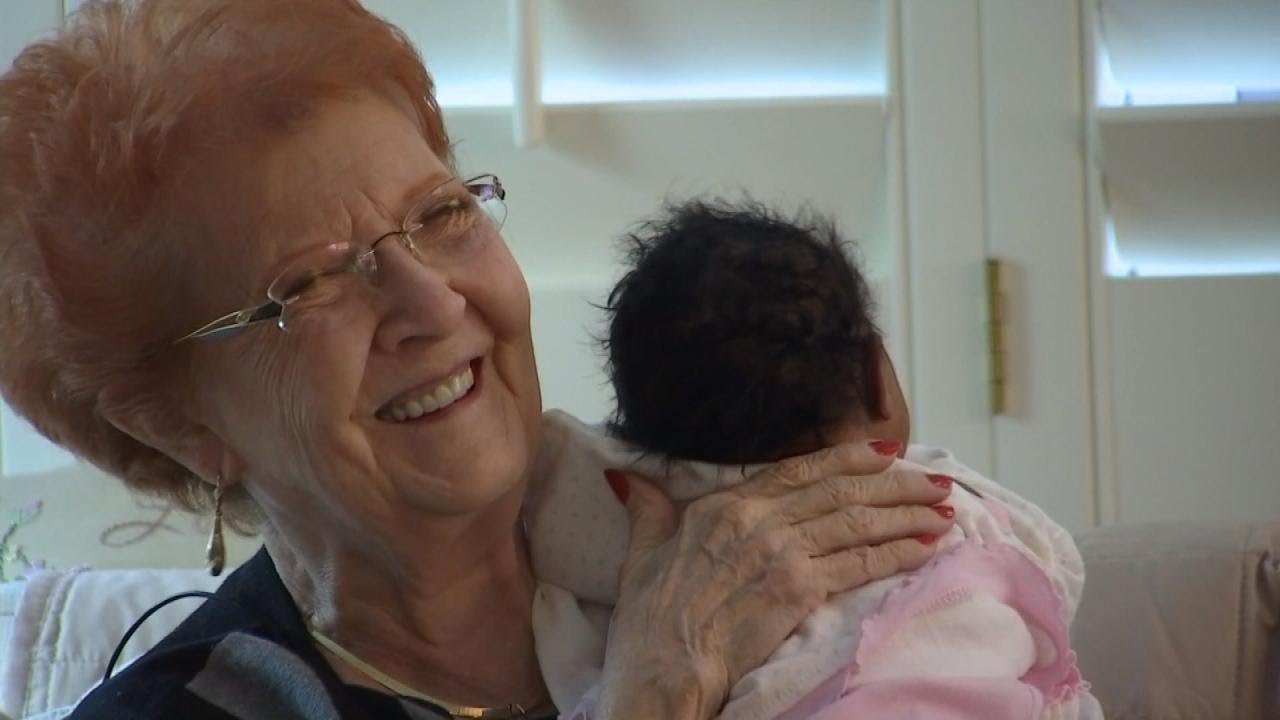 Kind Woman Opens Home to Stranded Father and His 4-Day-Old Newborn