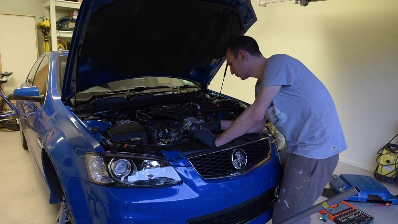 VE / VF Commodore Front Sway Bar Removal - AutoInstruct