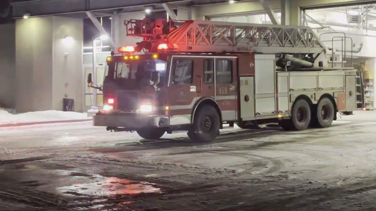 Montr&eacute;al | Montr&eacute;al Fire Service (SIM) Pumper 259 And Ladder R459  Responding to Fire Alarm Call
