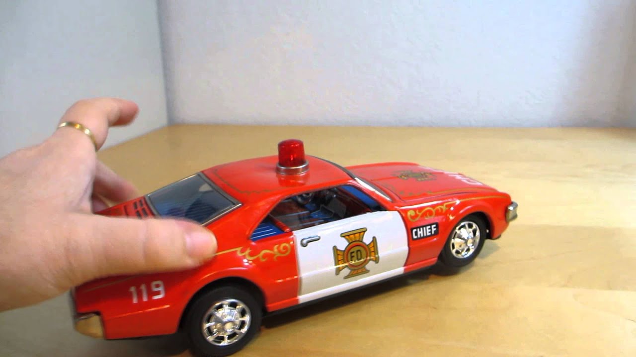 TAIYO C34 'BUMP 'N' GO MYSTERY TINPLATE FIRE CHIEF CAR