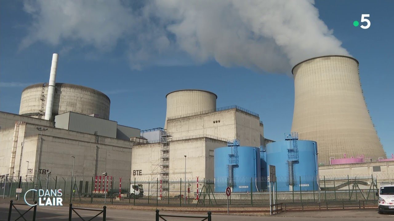 La difficile maintenance des réacteurs nucléaires - Reportage #cdanslair 14.10.2022