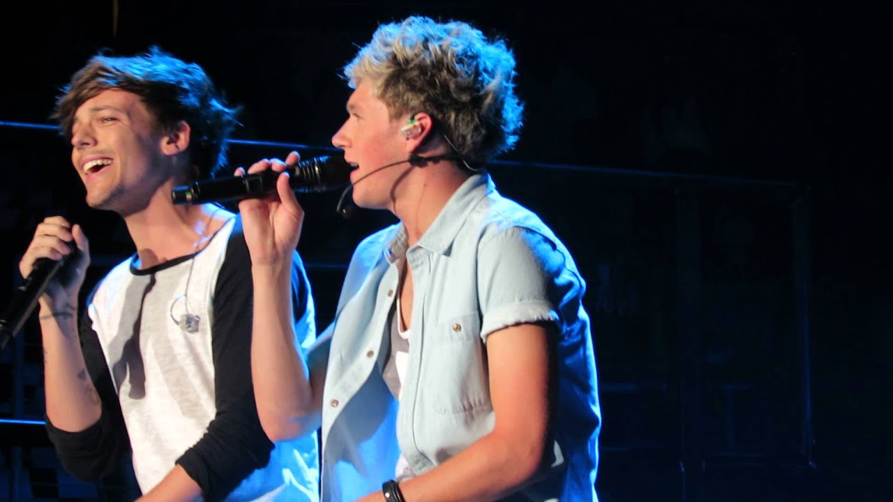One Direction singing 