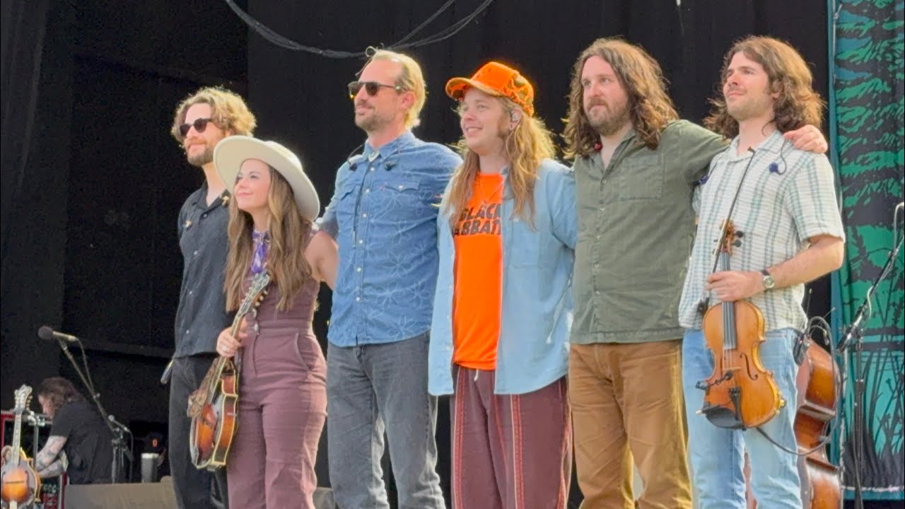 Billy Strings “Psycho + Meet Me at the Creek” with Sierra Hull 05/15/25 San Diego, CA 4K