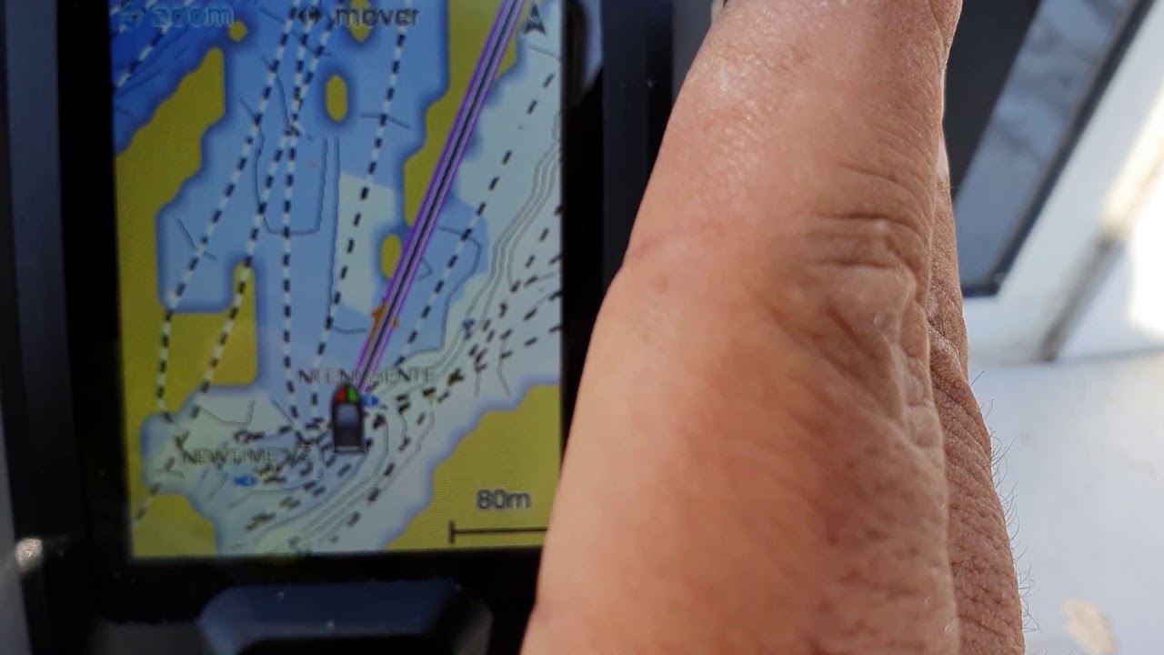 Navegar para um ponto salvo FishFinder/ Sonar Garmin Striker 4 Plus