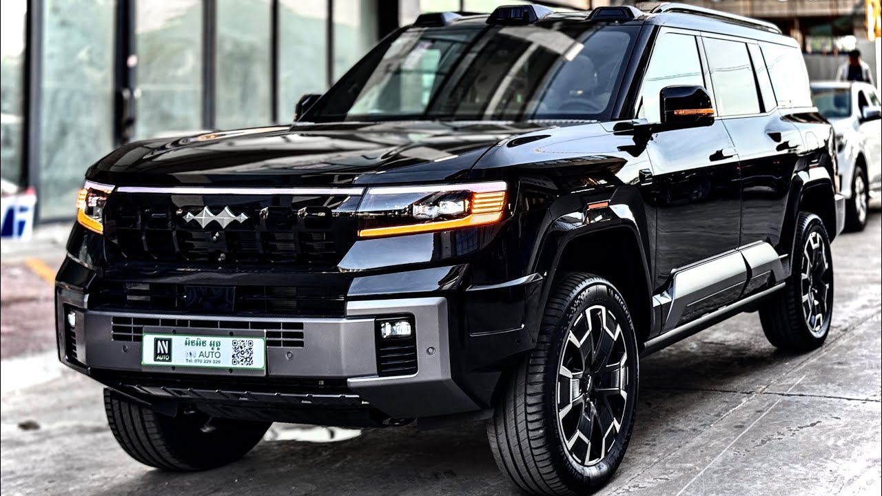 2026 BYD Leopard 8 - China's 4x4 More Powerful Ultra-Luxury SUV! Review