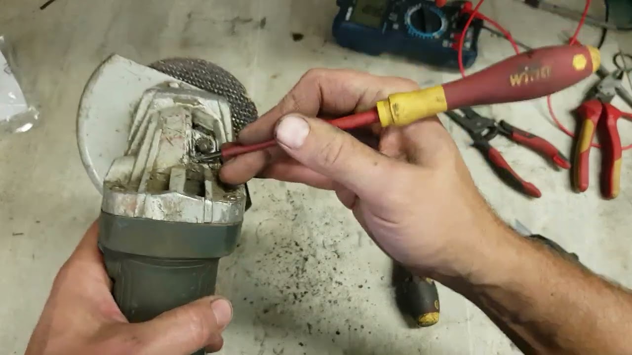 Repairing a bunch of Bosch grinders.  Unedited long video.