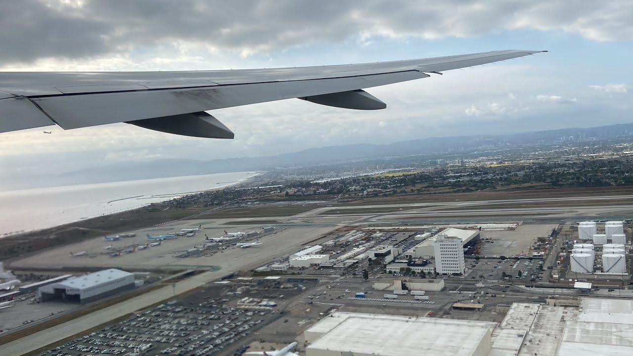 United Airlines Boeing 777-200 Pushback, Taxi and Takeoff from Los Angeles (LAX)