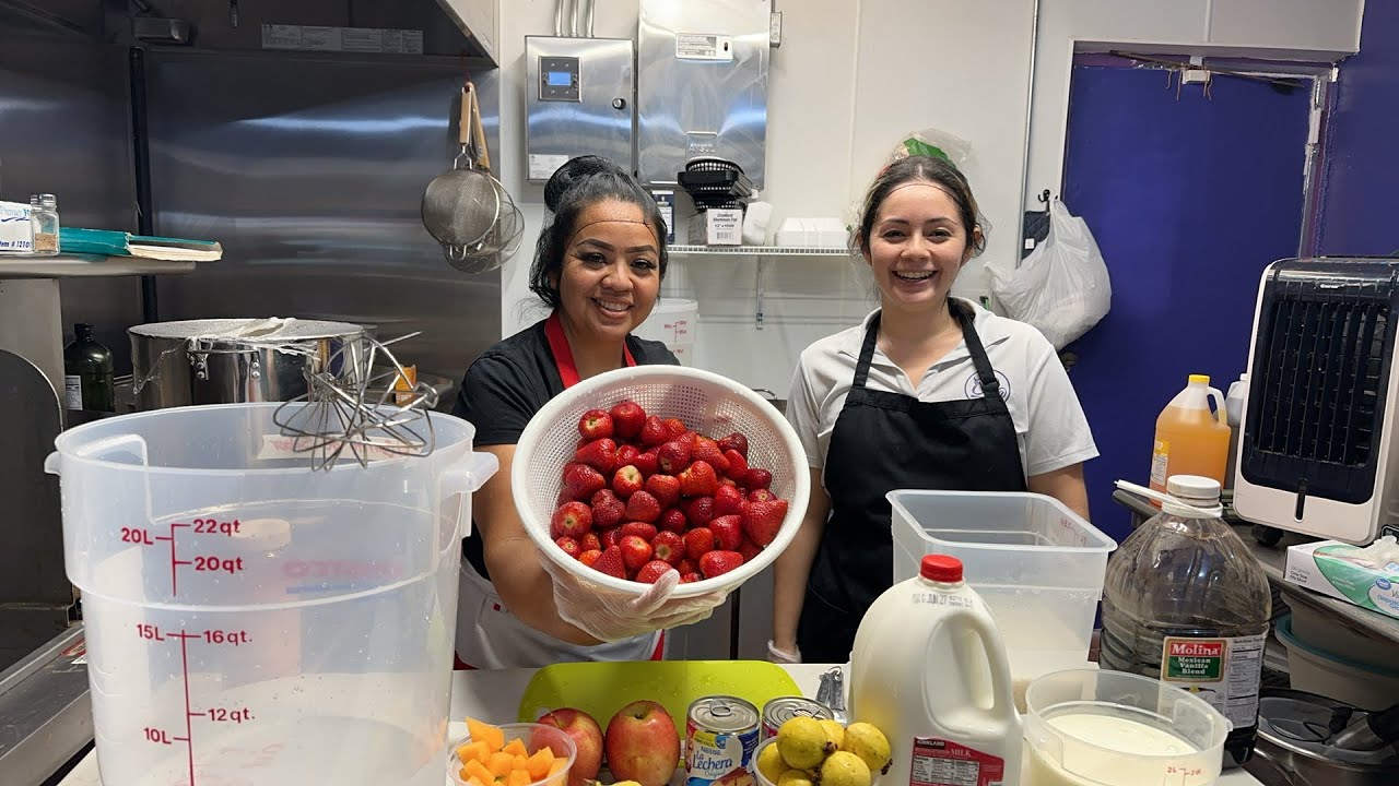 Una de mis mejores aguas frescas arroz 🌾 con fresa 🍓 con Dany y vero en vivo 🛑