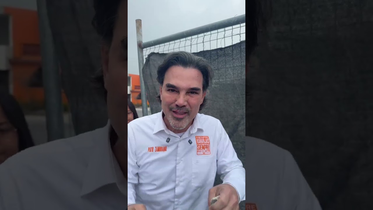 Entregando apoyos en Santa. 