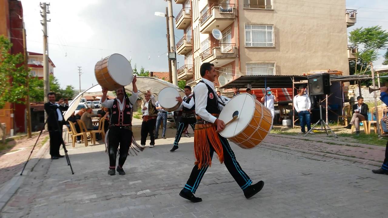 Çorum bayat davulculari
