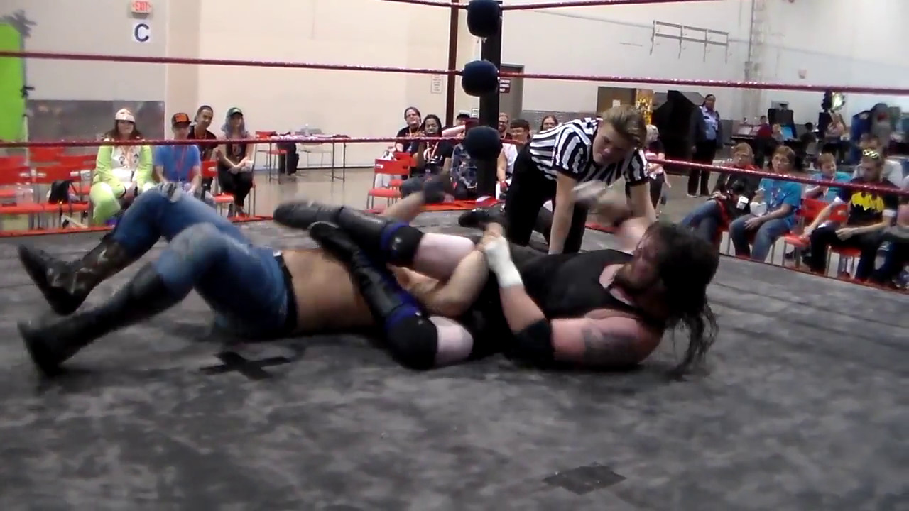 Greg Romero vs Mac Havok