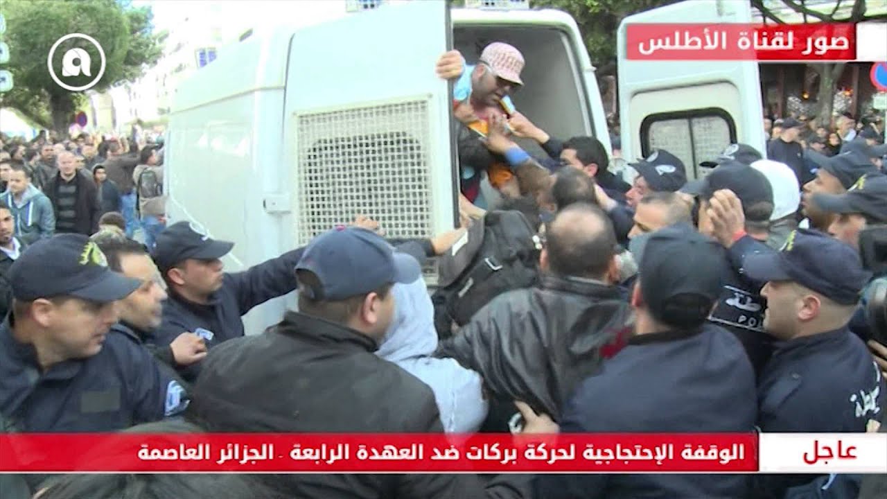 الوقفة الإحتجاجية لحركة بركات ضد العهدة الرابعة - 4