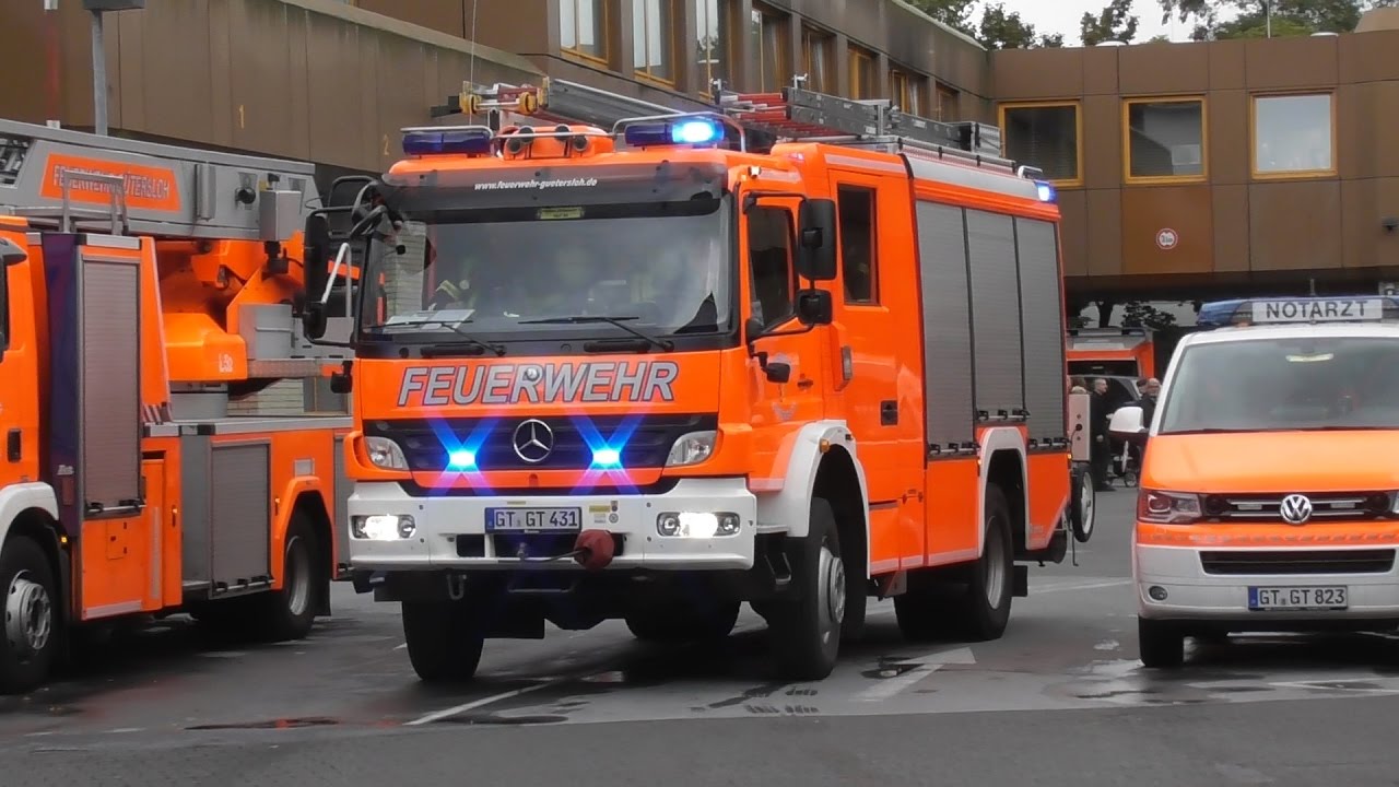 (alle RTW´s+Löschzug mit Gong) Einsatzfahrten am Tag der offenen Tür der Feuerwehr Gütersloh 2016
