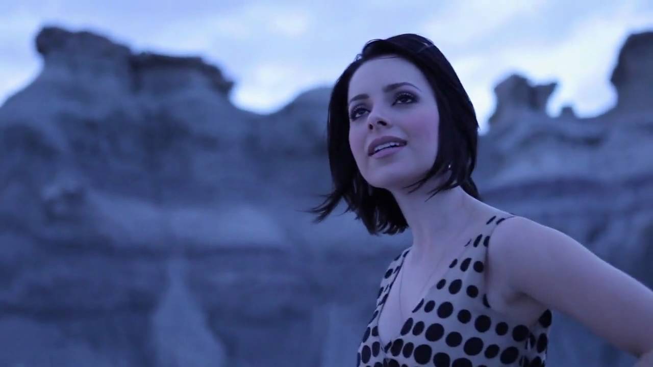 Sandy - P&eacute;s Cansados - Clipe Oficial (HD)