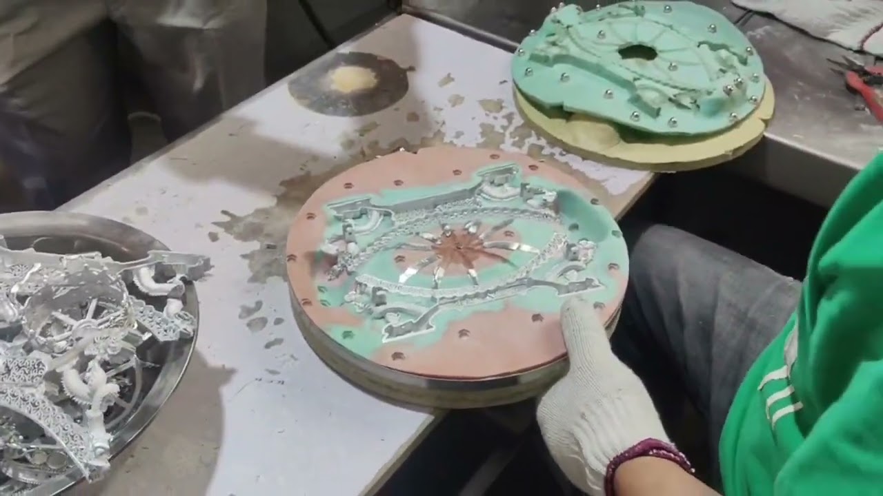 20240419Indian customers come to visit our mengxun jewelry machinery and equipment production