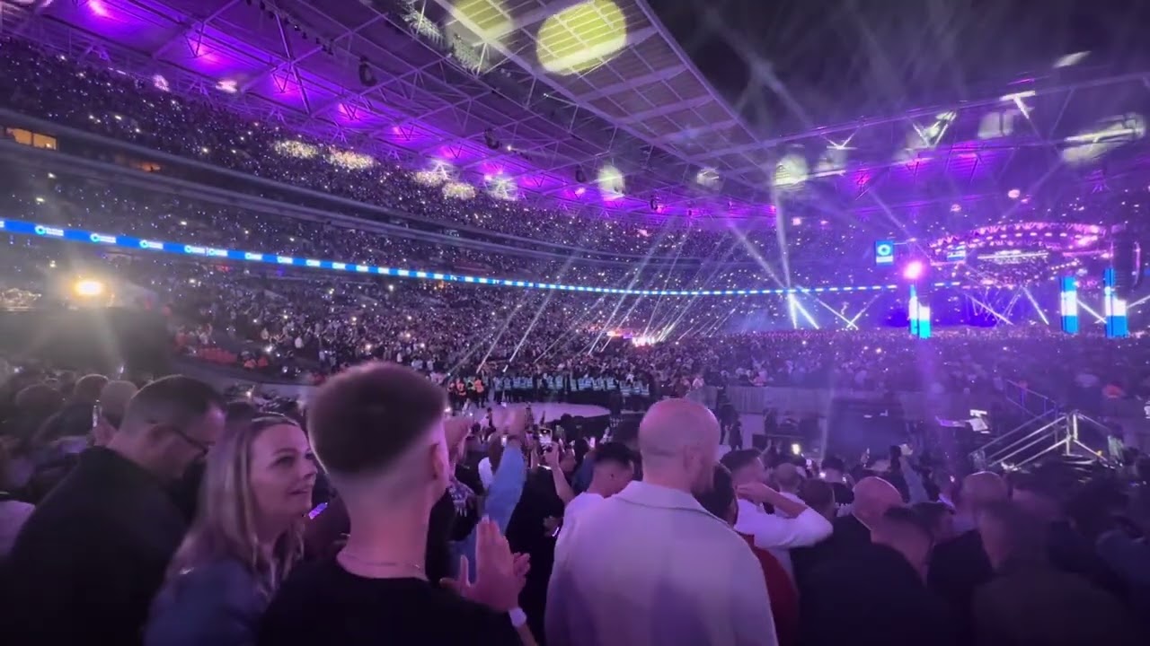 Sweet Caroline: Wembley Stadium rocking ahead of Anthony Joshua v Daniel Dubois