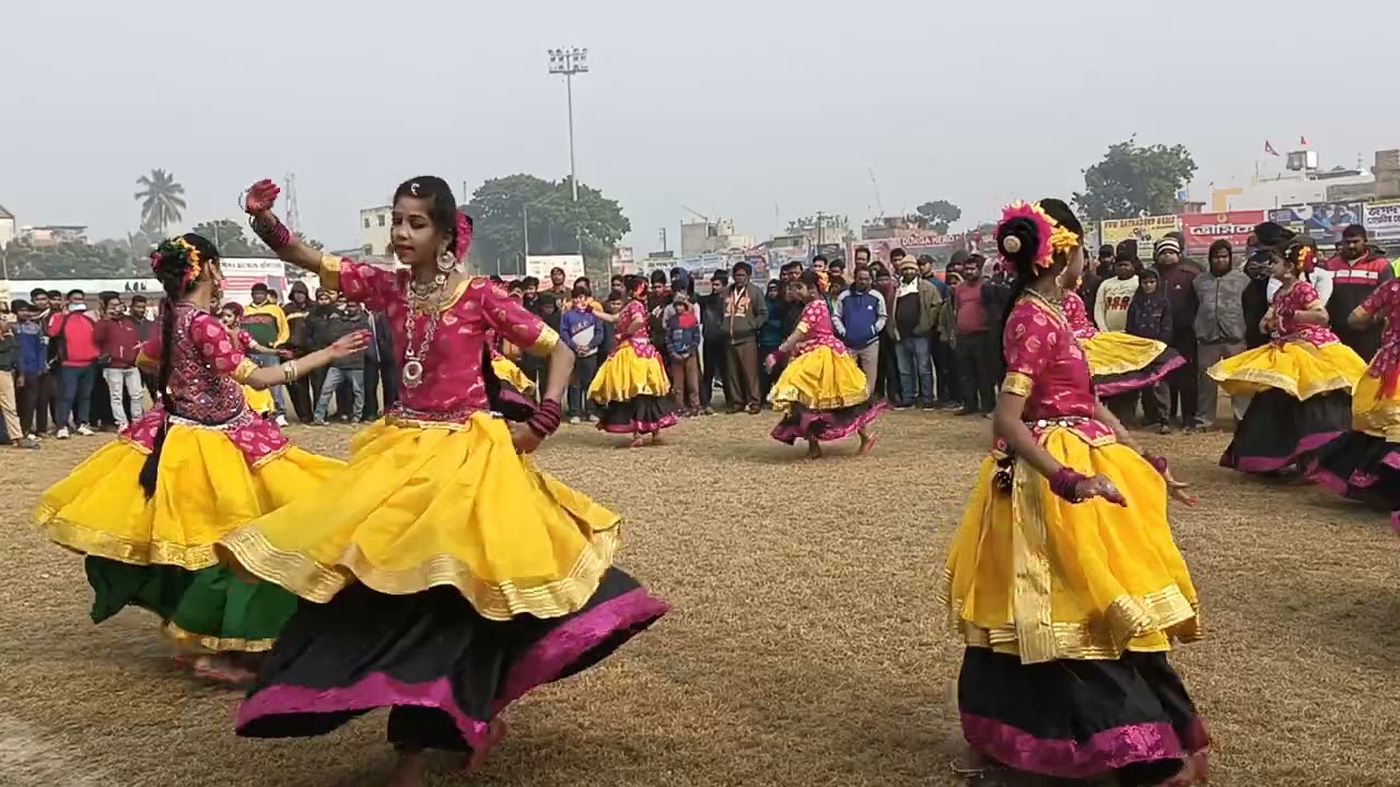 Dholida & Jhume Re Gori ..... Dance by Aalokbindu's students