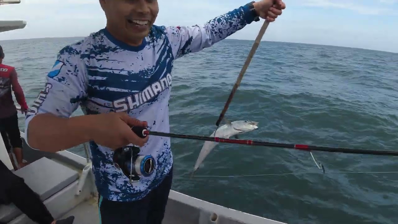 Ikan Gt di Tuas teluk bayu