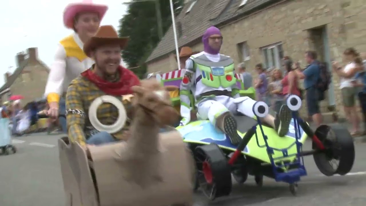 Eynsham 2019 Carnival Shirt Race and Parade