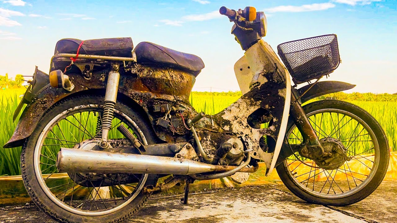 Moment Of Genius Of The Craftsman // Restoring A 60 Year Old HONDA Super Cub Motorcycles