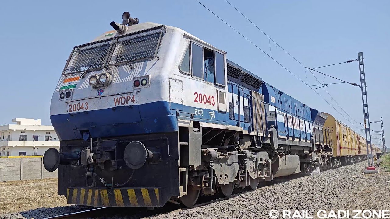 07855 Akola - Purna Passenger Train with Gooty WDP4 Locomotive | Train Videos Indian Railways #wdp4
