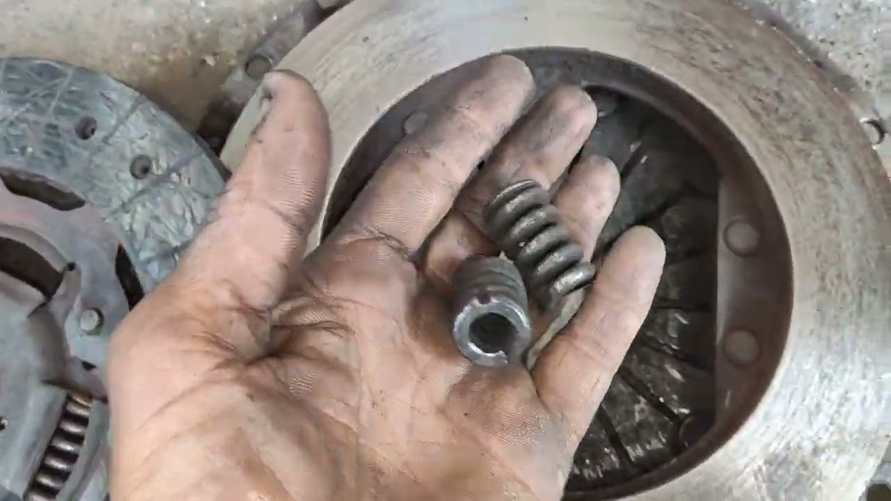 Tata sumo victa clutch plate damage(@Skilled mechanic tamil)