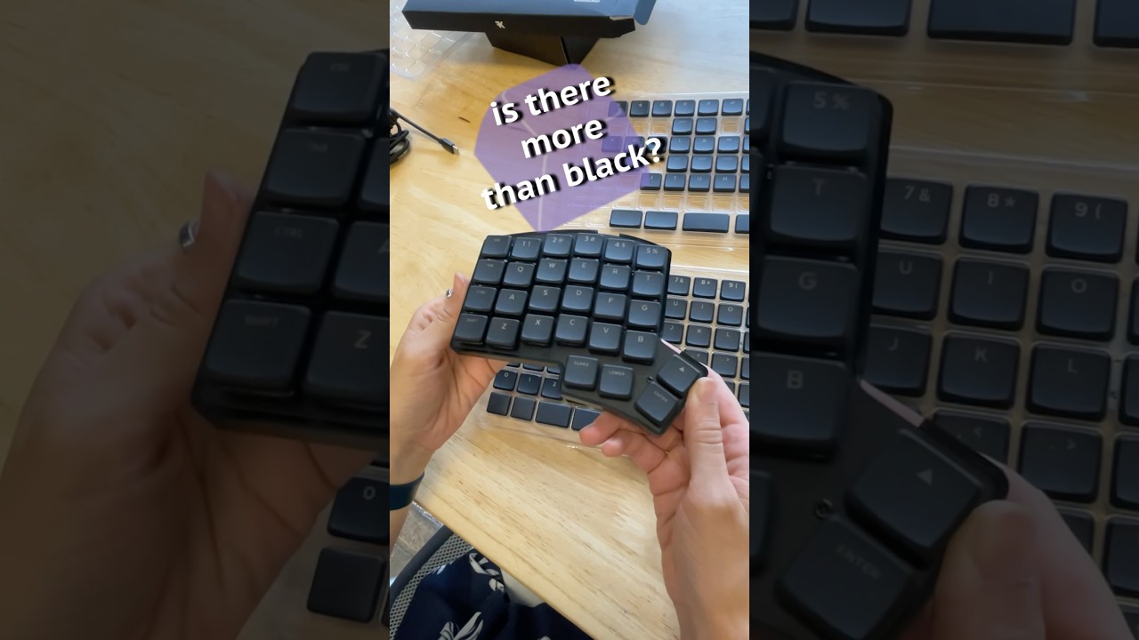 Dark mode vs Lilac mode. Mhm. #mechanicalkeyboard #ergonomic #hotswap