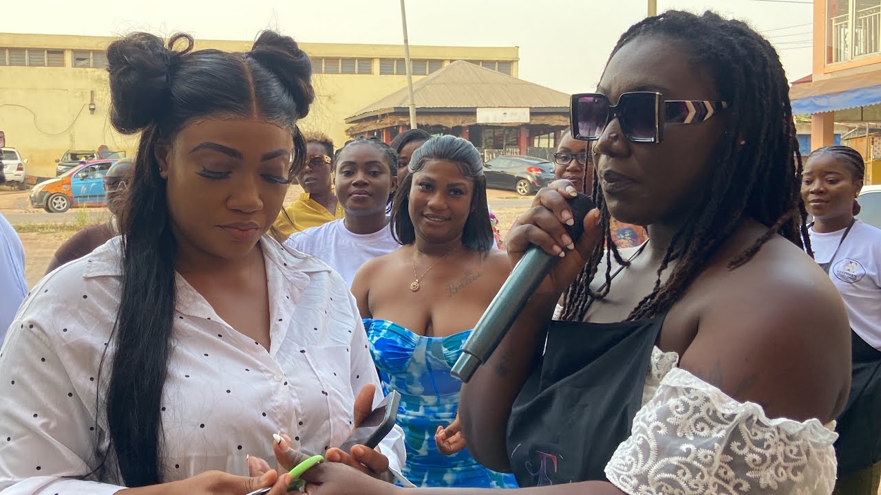 PAPA KUMASI, KYEKYEKU, 39/40, VANESSAH,AMA T, DAINA SURPRISE NANA AKUA AS SHE OPENS @ESTHER’s STUDIO