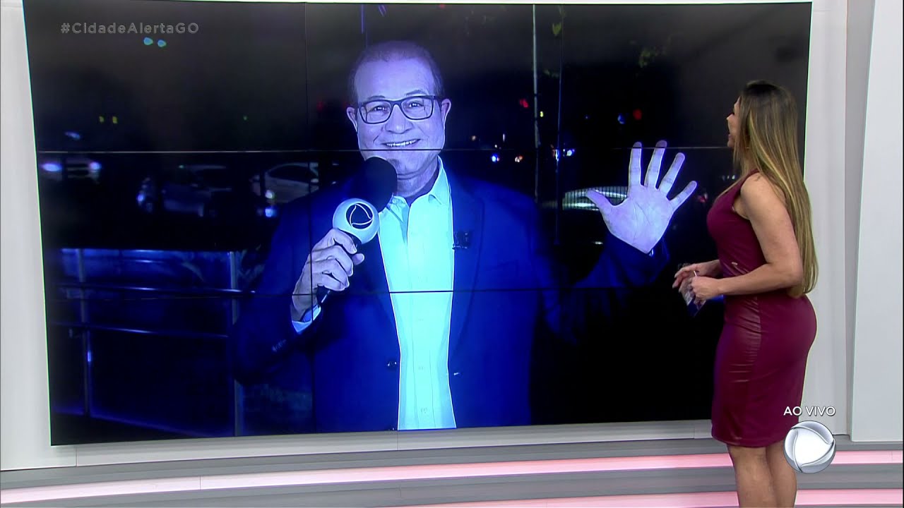 ANIVERSÁRIO DO CIDADE ALERTA: OLOARES FERREIRA FAZ SURPRESA PARA SILVYE ALVES