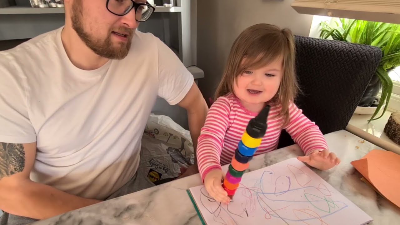 Learn Colours With Emilia & Daddy