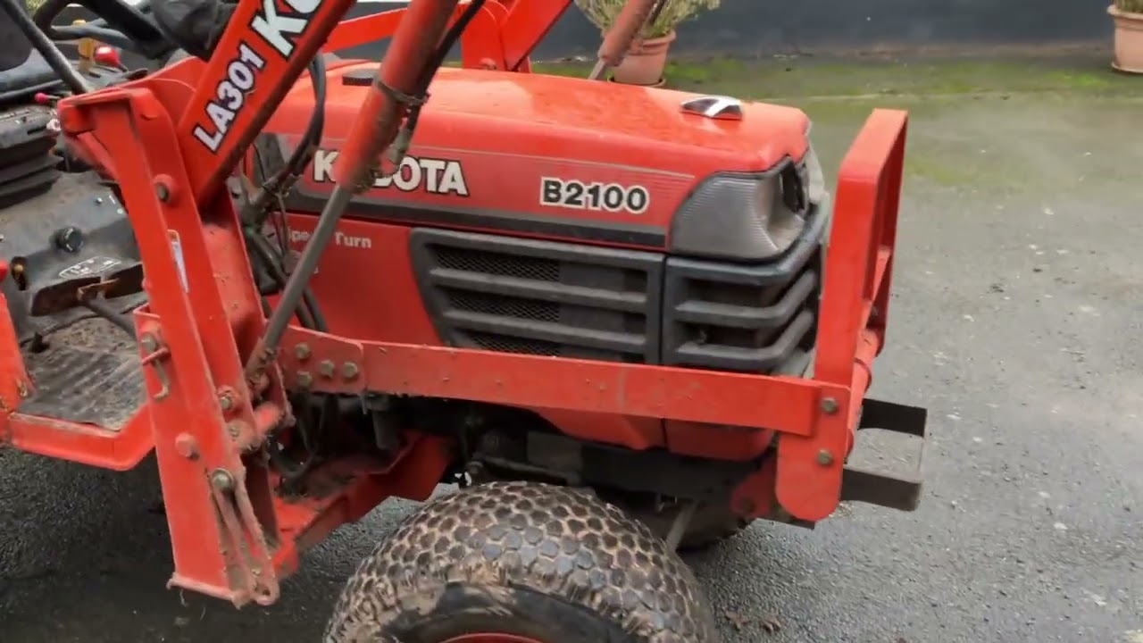 KUBOTA B2100 2WD COMPACT TRACTOR