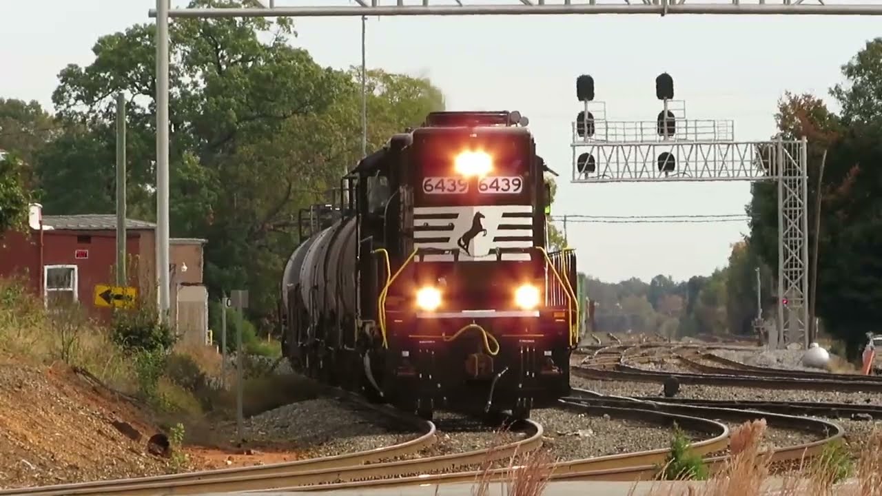 Trains through Salisbury, NC (10/15/24)