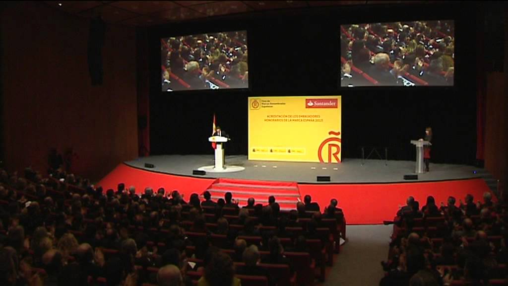 SS.AA.RR. los Príncipes de Asturias presiden la entrega de acreditaciones del Foro Marca España