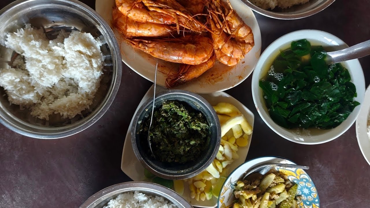 ပုဇွန်လှော်၊ရခိုင်ငရုပ်ကြိတ်နှင့်စားကြမယ်#foodlover #eating #ရခိုင်အစားအစာ #စားမယ်ဝါးမယ်