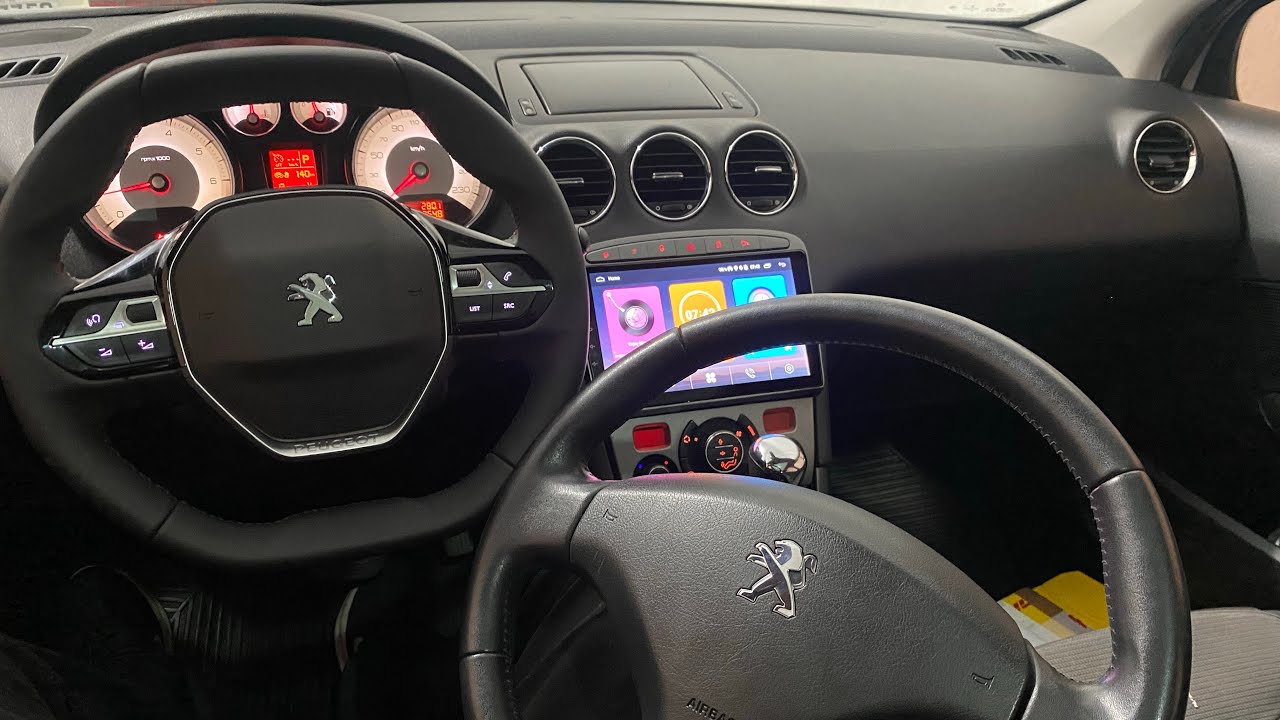 Peugeot 308 com volante multifuncional instalado no sistema original @MS Sound Osasco