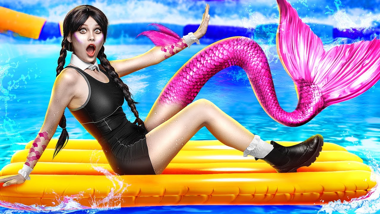 &iexcl;C&oacute;mo Convertirse en Sirena en un Parque Acu&aacute;tico! &iexcl;La Transformaci&oacute;n de Merlina Addams!