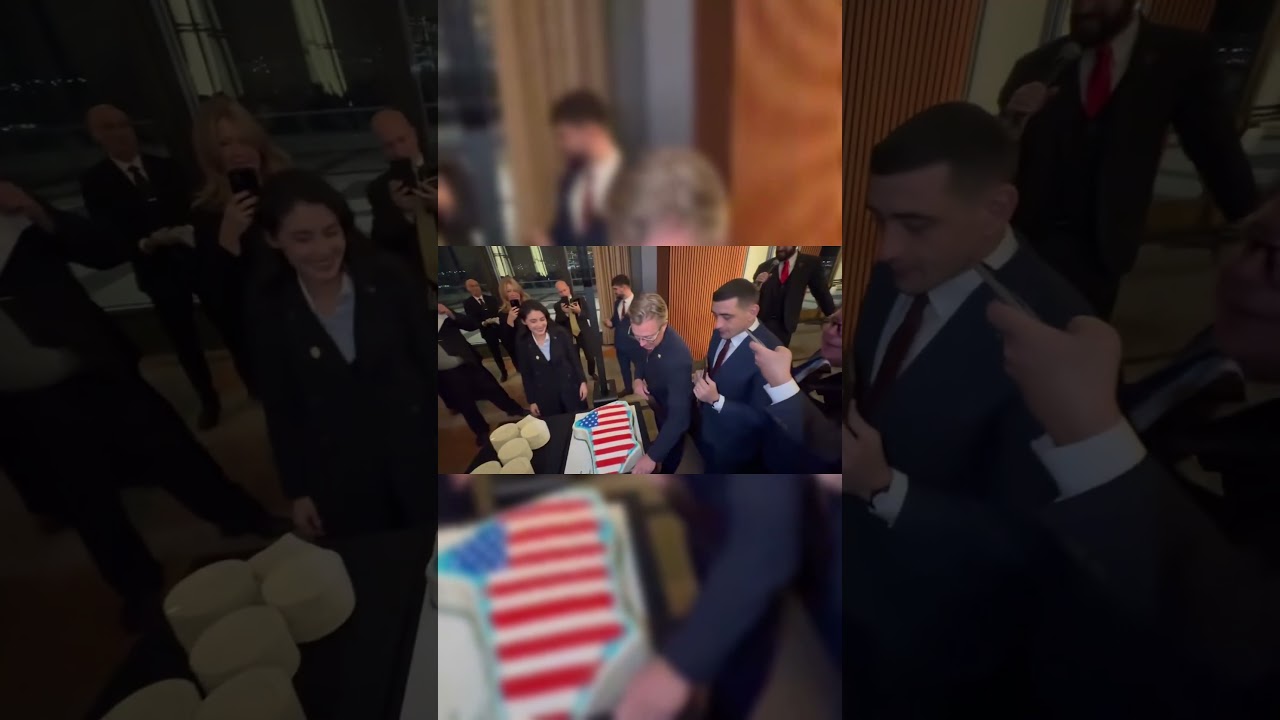 George Simion a tăiat un tort &icirc;n forma Groenlandei cu drapelul SUA, la Washington