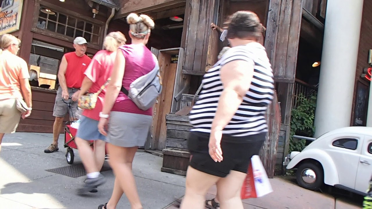 gatlinburg tennessee ripley's haunted adventure out front