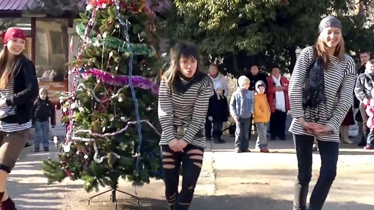 Мы БяКи-БукИ =) С НГ 2012 !