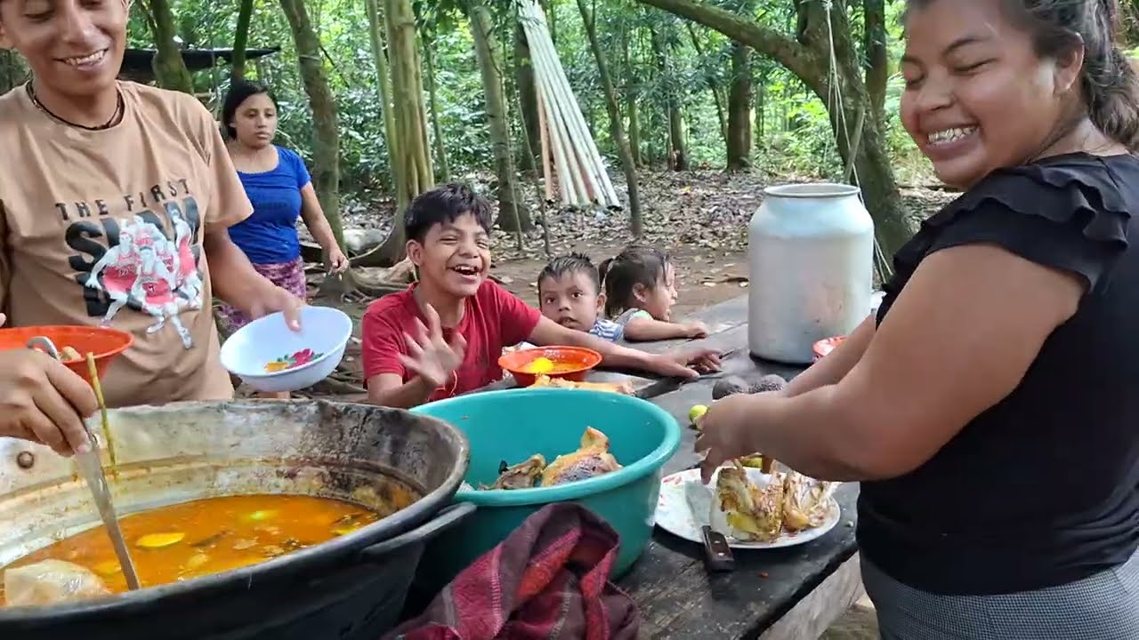 Mauricio Feliz Delicioso almuerzo😱Ever Queda Sorprendido Con rosi😊