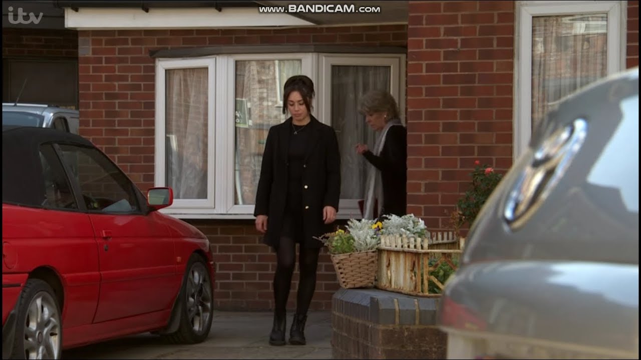 Julia Goulding (Shona Platt) - Black Tights - 8/11/21